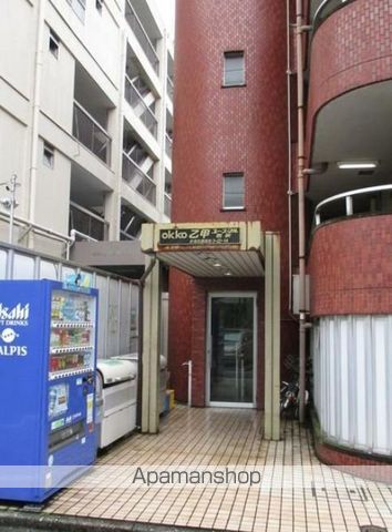 ユースフル西荻の玄関写真