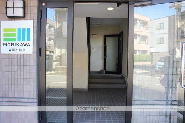 サンローゼ大宮の玄関写真