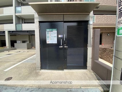 香川県高松市錦町１丁目[3LDK/67.79m2]の共用部2