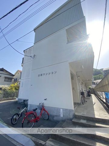 高岡マンションの外観写真