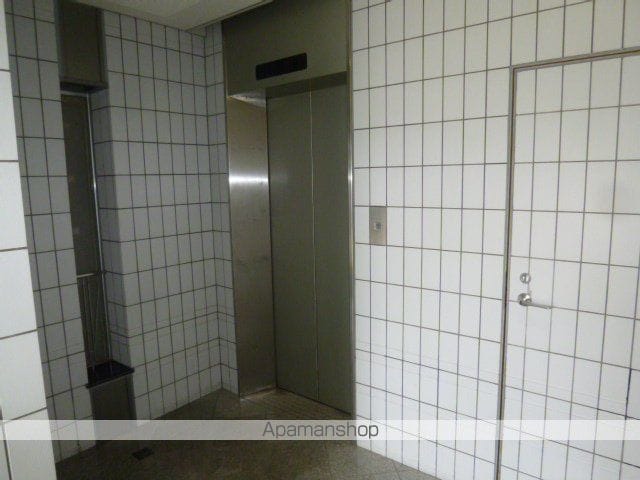 サンローズ本町の玄関写真