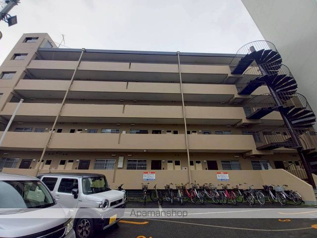 第2林マンションの外観写真