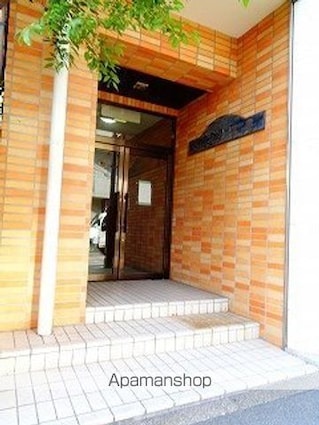 東京都世田谷区弦巻３丁目[3DK/56.7m2]のエントランス2