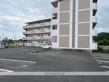 フィルド６６８[1K/24.12m2]の駐車場2