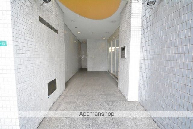 ル・グランデ今里駅前の玄関写真