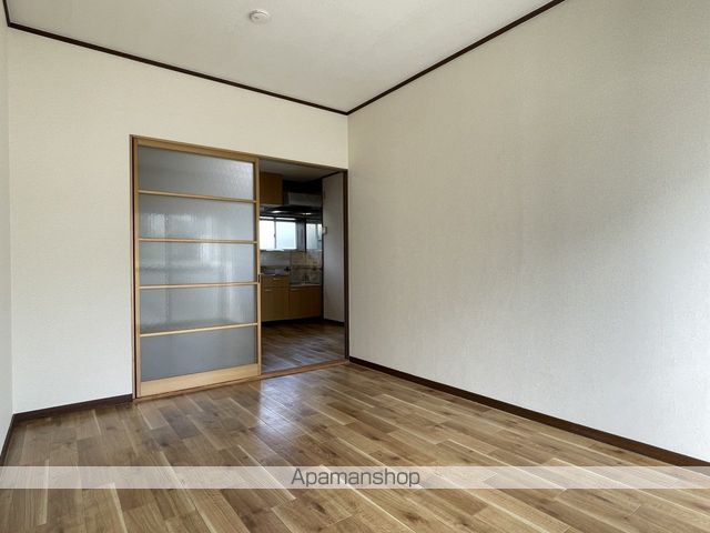 シャイニーフラットの内装写真