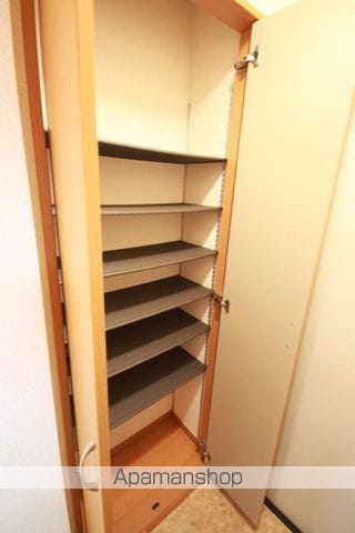 フローラ江波の内装写真