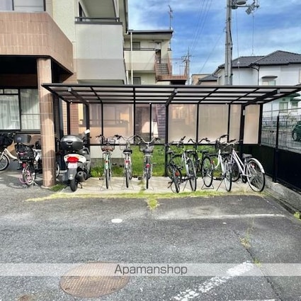 滋賀県大津市大萱７丁目[2DK/45.36m2]の駐車場1