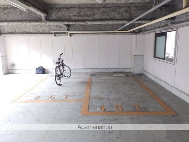 レジデンスエコー[1K/21m2]の駐車場2