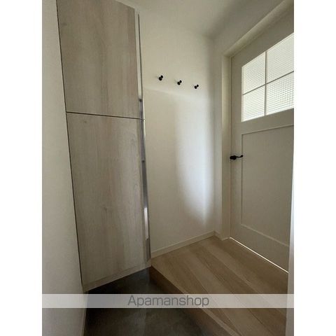 ROOMS南万代の内装写真