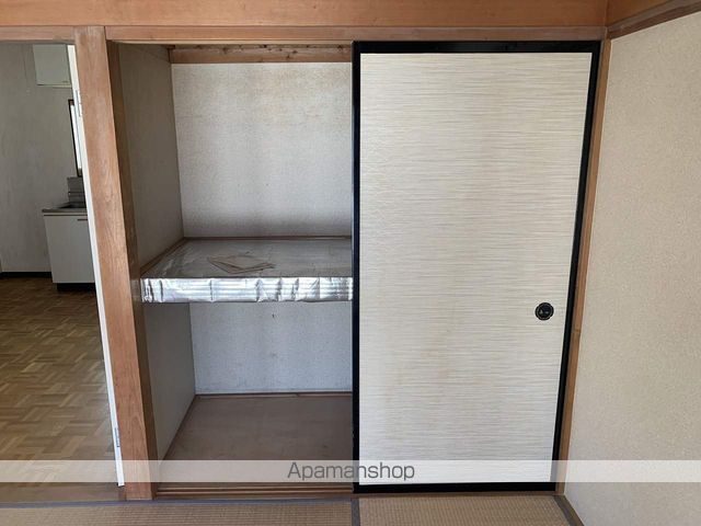 エレガンス堀山下の内装写真