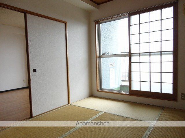 コスモロイヤル東苗穂A棟の内装写真