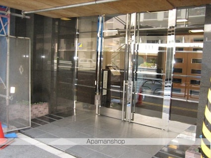 東京都目黒区中目黒４丁目[1DK/32.26m2]のエントランス