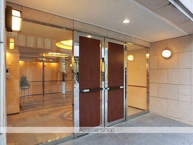 シャンブリーズ御茶ノ水の玄関写真