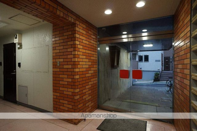 四谷グリーンマンションの玄関写真