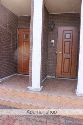 プロムナード メロの玄関写真
