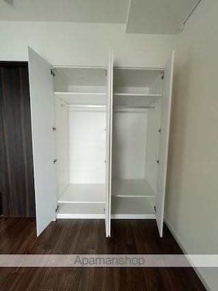 コンフォリア新中野[1K/25.11m2]の収納