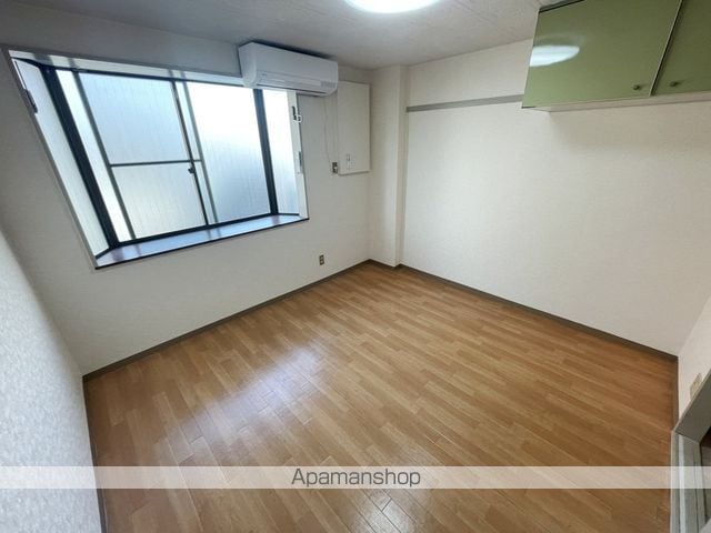 ロイヤル俊徳IIの内装写真
