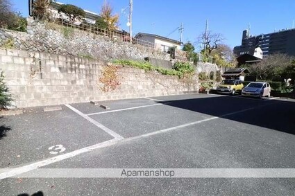 アムール　ラマージュ[1K/26.08m2]の駐車場2