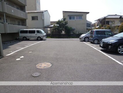 クローバーハイツⅢ[1K/25m2]の駐車場2