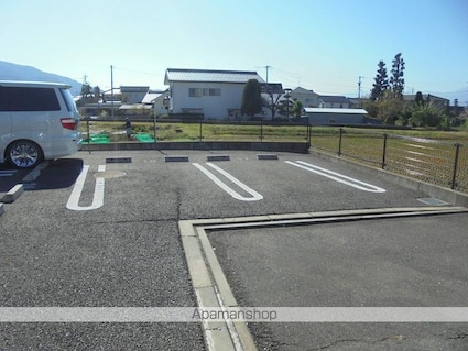 セレーン蓬田Ｂ[1LDK/42.37m2]の駐車場2