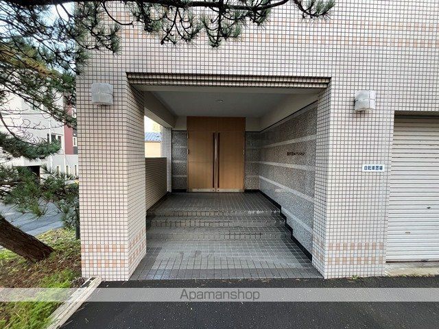 幕西町栗林マンションの玄関写真