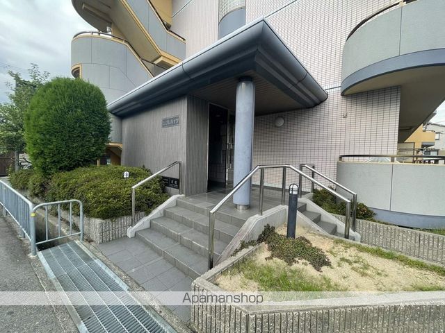 シプレハイツの玄関写真