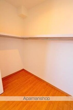 フォブールイースト[2LDK/57.13m2]の収納