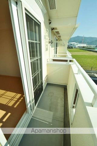 NMON Eの内装写真