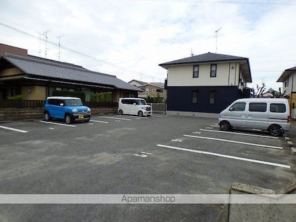 サニーホームズ[3DK/54m2]の駐車場1