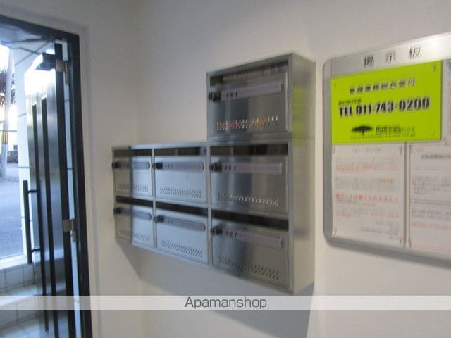 レユシール七番館の玄関写真