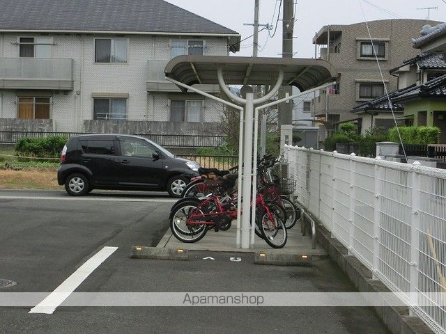 レ・フレール Bの外観写真