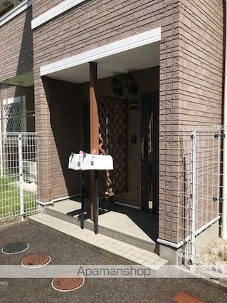 メゾンフローラ[2DK/43.26m2]のエントランス1