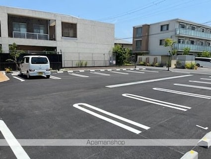 バンブーフォレスト　Ⅱ[1LDK/42.38m2]の駐車場