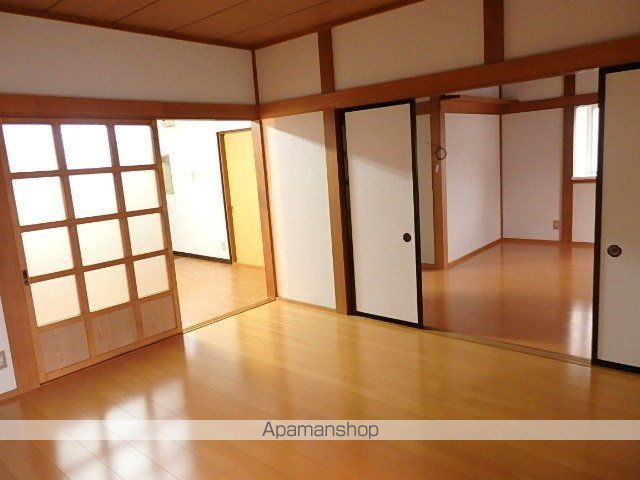 ホワイトコーポ大代2号棟の内装写真