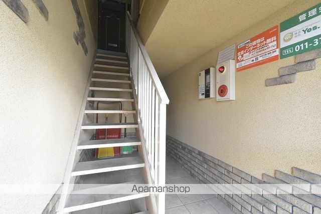 フォレスト北野通の玄関写真