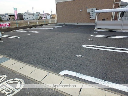 ブルーライト多喜[2DK/58.4m2]の駐車場