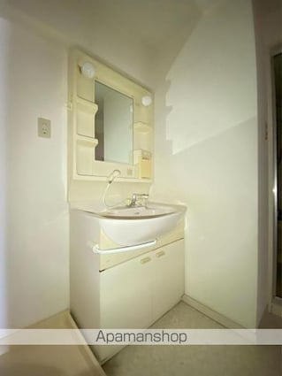 Ｃｒｅｓｔ　ＣｏｕｒｔＫ２[2LDK/69m2]の洗面所