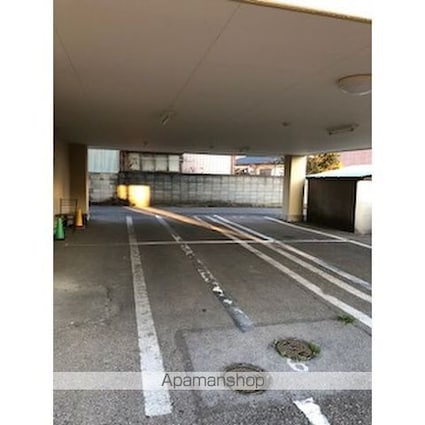 レジデンスムトウ[1K/33m2]の駐車場2