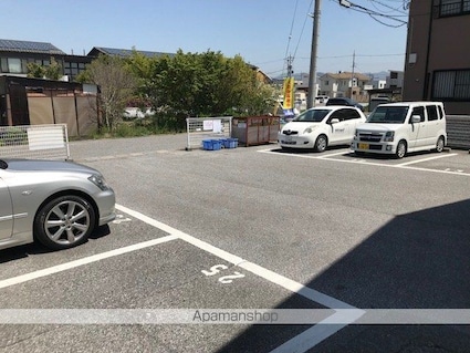 滋賀県彦根市川瀬馬場町[2DK/44.72m2]の駐車場2