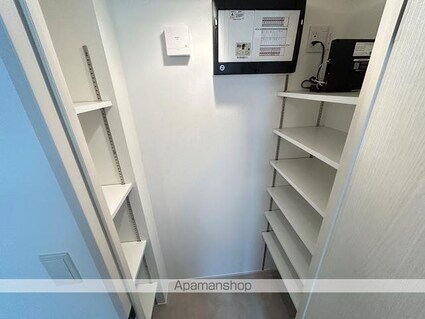 ＬｉｖｅＦｌａｔ西荻窪[3LDK/68.64m2]の玄関