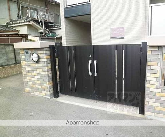 レオパレスALTAVの玄関写真