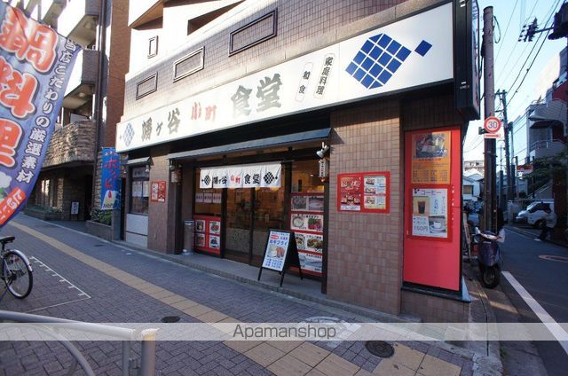 トーシンフェニックス初台の玄関写真