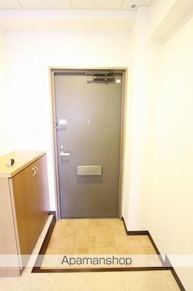 ウッドネスト春日１．２．３[1K/26.24m2]の玄関