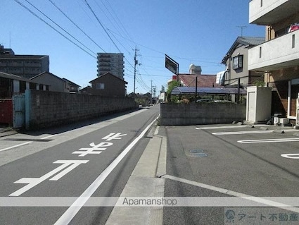 ルナ・マーレ椿[2LDK/63.36m2]の駐車場