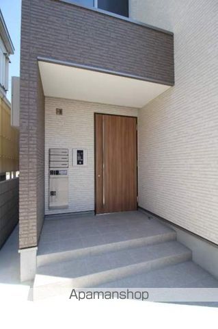 REGALEST・D・西古松の玄関写真