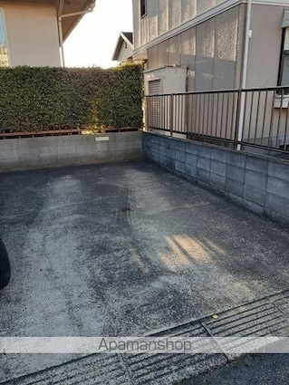 ハイネスヤワラ[2LDK/49.68m2]の駐車場