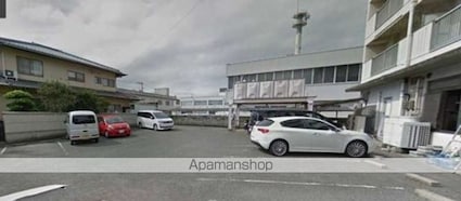 レジデンス三吉[3DK/58.24m2]の駐車場