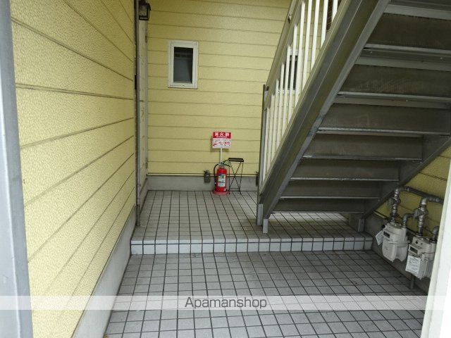 ウイロウハイツの玄関写真