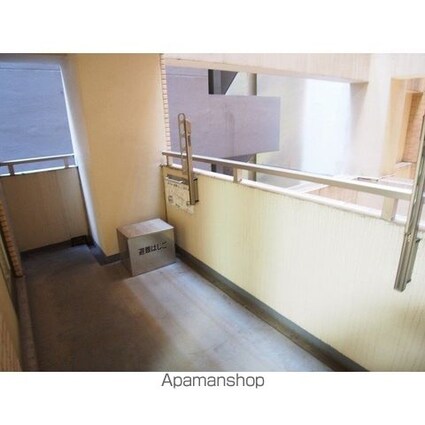 パレステュディオ新宿御苑[1LDK/37.71m2]のバルコニー